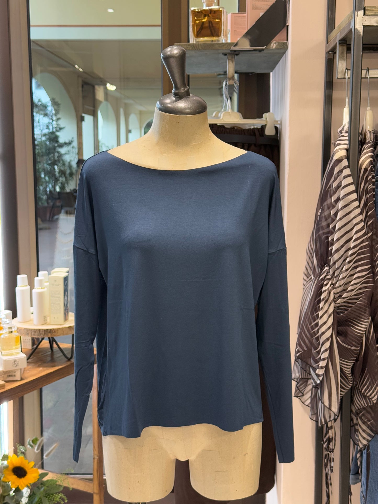 T-shirt over manica lunga