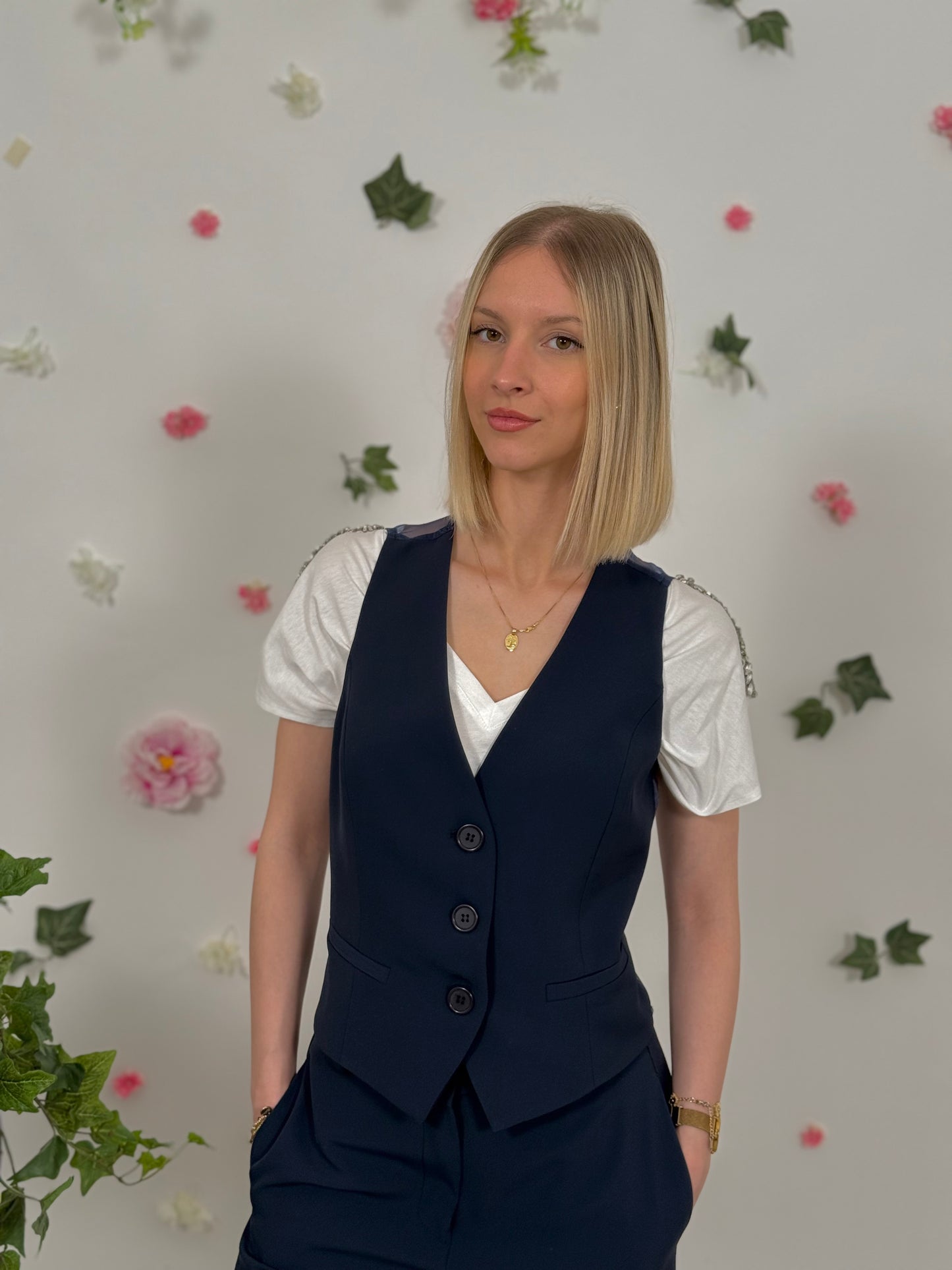 Gilet + pantalone c/ schiena trasparente