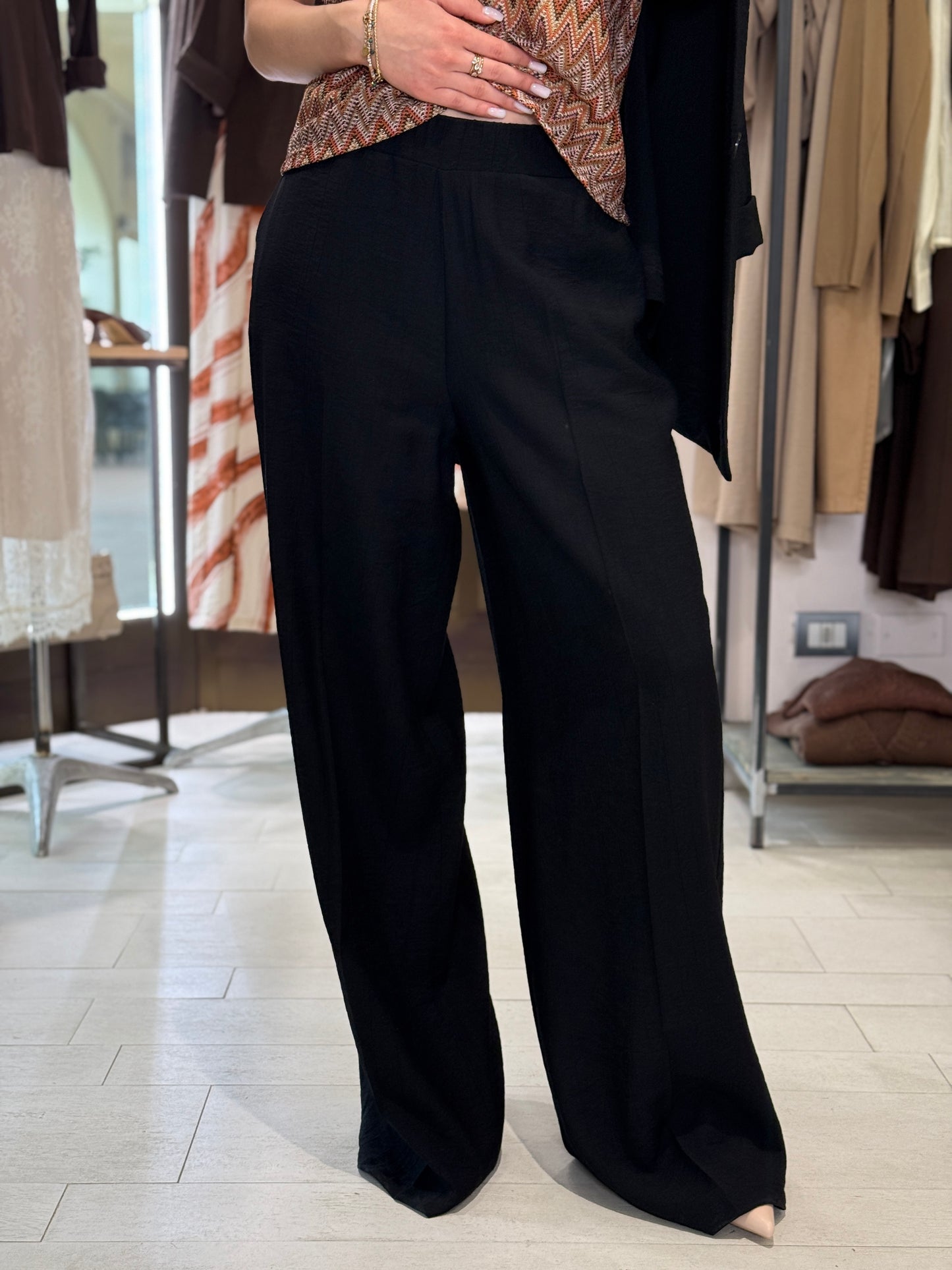 Pantalone fluido con elastico