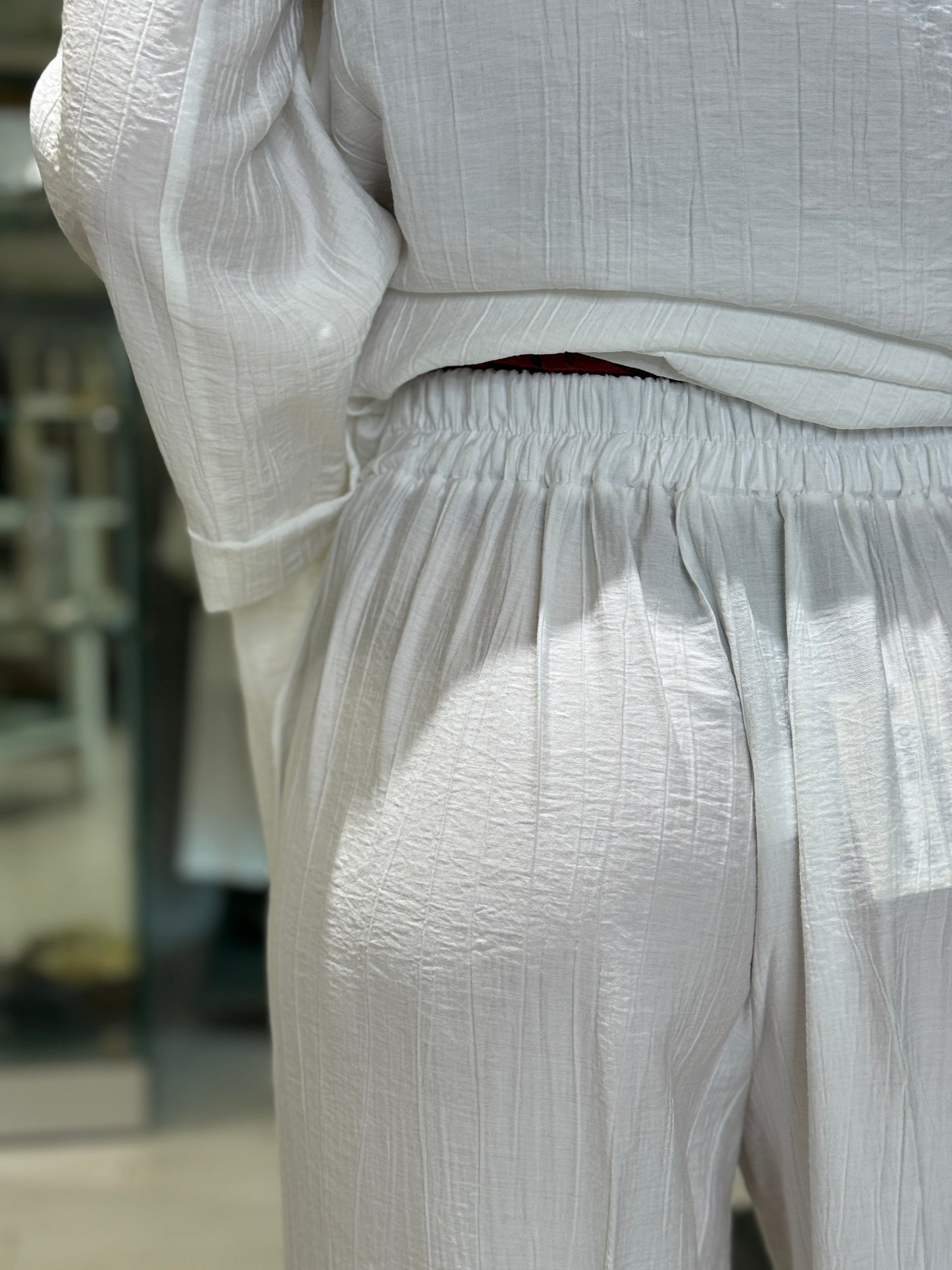 Pantalone fluido con elastico